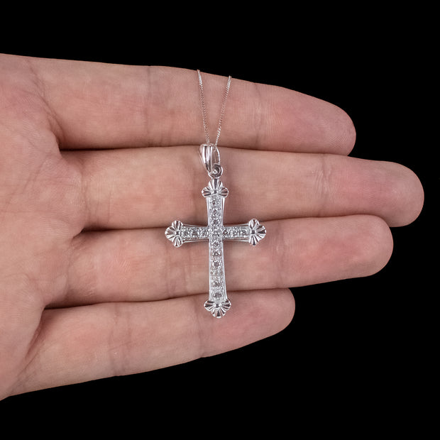 David Morris 18ct White Gold 0.50ct Cross Pendant 18ct White Gold Chain  Necklace For Sale at 1stDibs